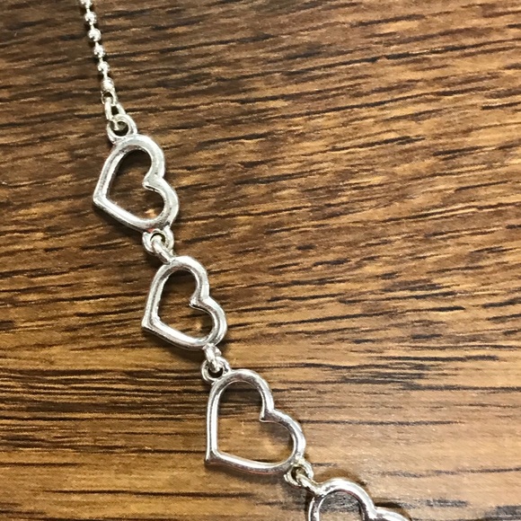 NWOT Avon Silvertone Hearts Necklace - Picture 3 of 6